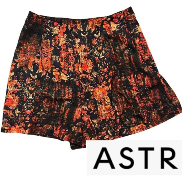 Astr Pants - ASTR black/orange floral shorts, L,  GD1158